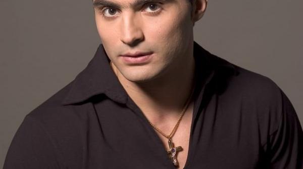 pepe suspendat in aer in finala te cunosc de undeva