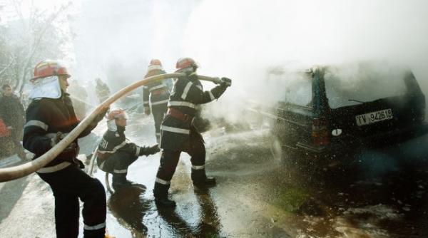 romanii au cea mai mare incredere in pompieri armata si biserica la polul opus parlamentul presedinitia si politicienii