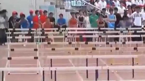 amuzant 110 metri garduri daramate video