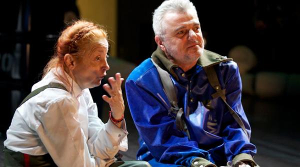 mama curaj si traiul sub semnul razboiului