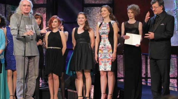 castigatorii premiilor uniter gala 2013 s a vazut bine din splendida sala a teatrului national din iasi