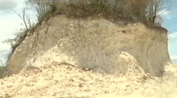 piramida belize distrusa companie drumuri