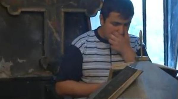 interpretare socanta a slujbei de cununie un dascal care slujeste intr o biserica din comarnic face furori pe internet video