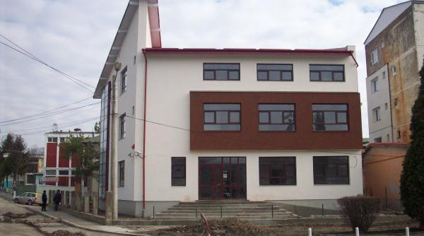 procuror sef acuzat ca a primit mita oua si picioare de oaie ghenadie ciobanu ar fi depozitat o tona de vin in garajul parchetului