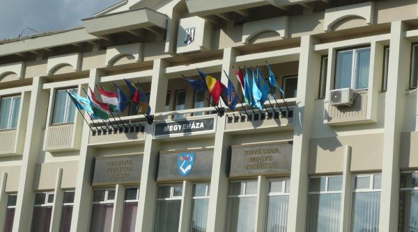 procuratura da inca o data liber la arborarea steagului secuiesc pe cladirile publice