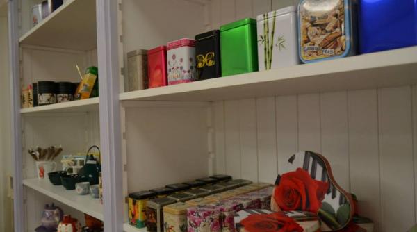 arcub si a deschis ceainarie