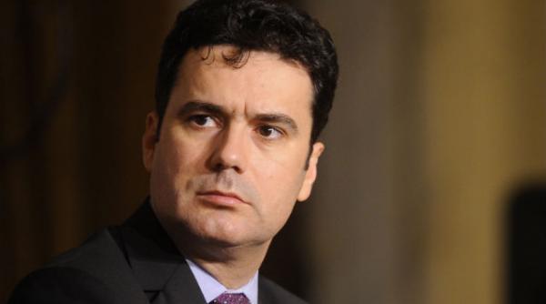 ministerul educatiei declanseaza schimbarea manualelor scolare vezi cand se va incheia