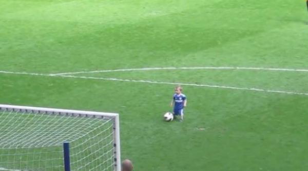 chelsea si a gasit un atacant surpriza reactie superba a publicului londonez la primul gol video