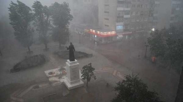 vijelie in estul tarii pagube insemnate la gospodarii din iasi lovite de furtuna