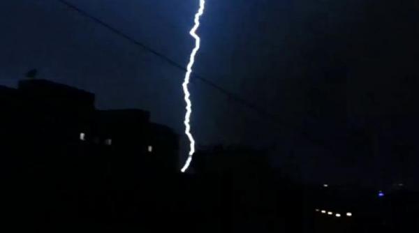 furtuna de azi noapte a facut ravagii in capitala prognoza meteo pe urmatoarele 24 de ore