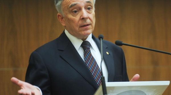 isarescu generatia mea se apropie de pensionare ma despart de fosti colegi trebuie sa facem loc tineretului