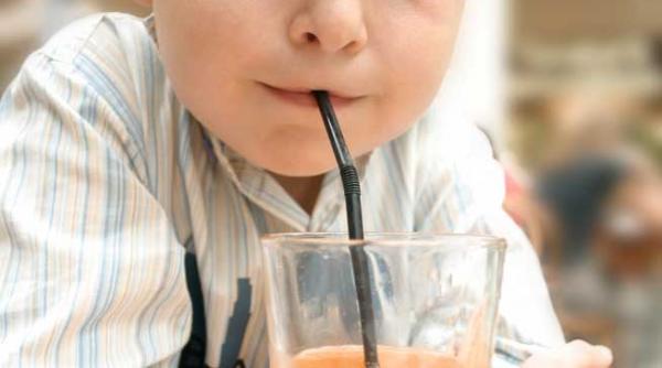 copiii habar n au de sfecla si praz si au uitat sa bea apa