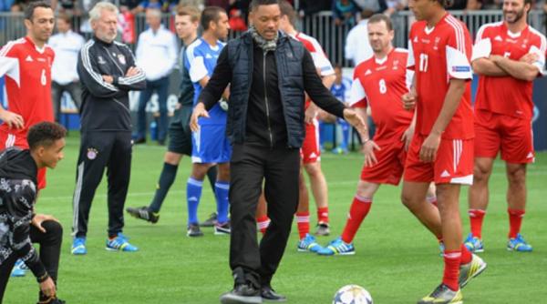 will smith s a facut de ras chiar inainte de finala ligii campionilor cum executa actorul un penalty video