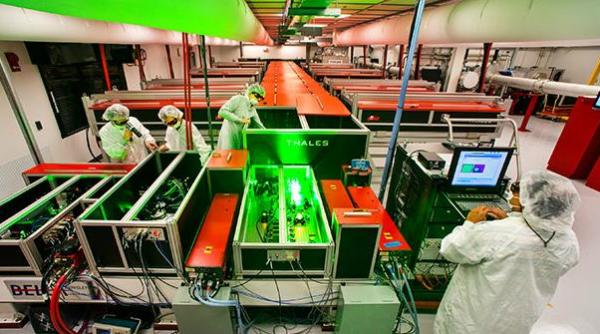 descoperire incredibila intr un depozit ce a gasit o arhivista dupa 44 de ani de la aselenizare