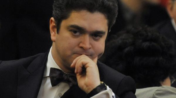 paleologu nu suntem iobagi pe mosia cuiva blaga nu face decat sa se incrunte cu ochii iesiti din cap