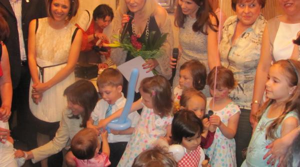 prima intalnire a copiilor conceputi in vitro viata prin peretii eprubetei