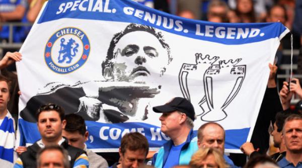 este oficial mourinho a semnat cu chelsea pe patru ani