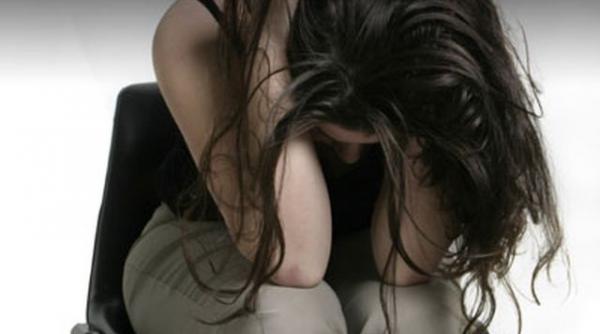 gestul inexplicabil al unei tinere frumoase dupa ce a fost nemultumita de noua ei tunsoare