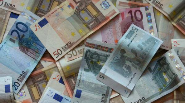 letonia va adera la zona euro in pofida atitudinii negative a cetatenilor sai