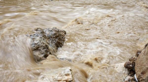 cod portocaliu de inundatii prelungit pana luni in suceava si neamt