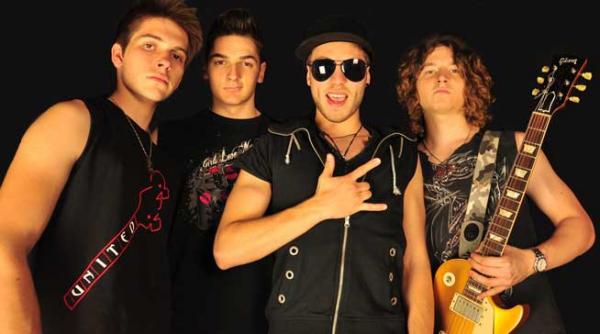 phenomenon canta la tabara moto rock