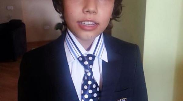 ponta jr se pregateste de balul de absolvire a clasei a iv a ce scrie premierul despre fiul sau pe facebook