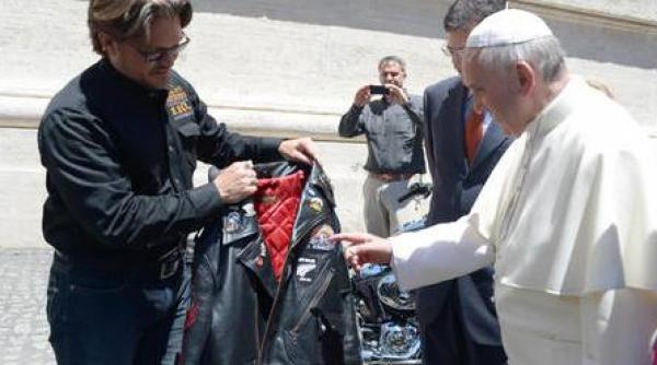 vezi ce cadou a primit papa francisc al ii lea cu prilejul zilei motociclistilor