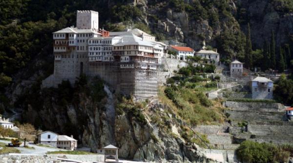 criza lasa manastirile de la muntele athos fara protectie
