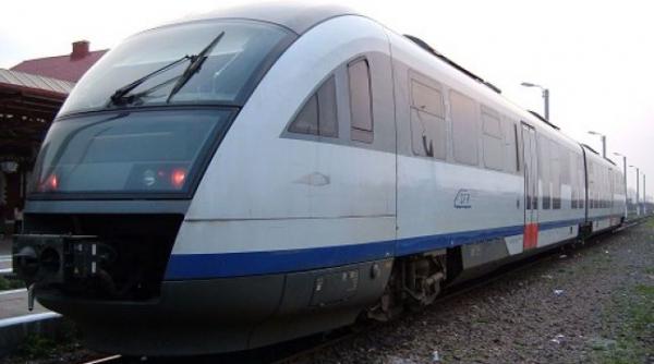 trafic feroviar blocat in dambovita doua persoane au fost ranite dupa ce un tren a lovit un camion