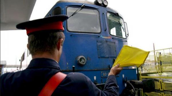 ceferistii protesteaza in fata ministerului transporturilor oamenii cer stoparea procesului de privatizare