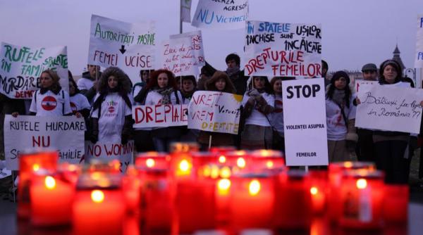 protest fata de derapajul romofob sexist si nationalist de extrema dreapta al presedintelui romaniei