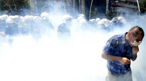 gaze lacrimogene turcia arma chimica