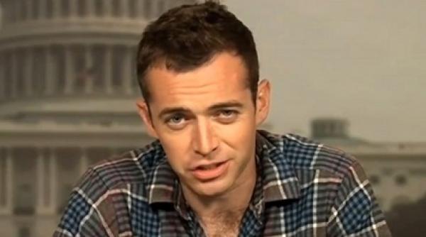 teoria conspiratiei jurnalist michael hastings decedat accident wikileaks