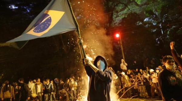 brazilia manifestatii istorice autoritatile sub presiune ce cred vedetele fotbalului