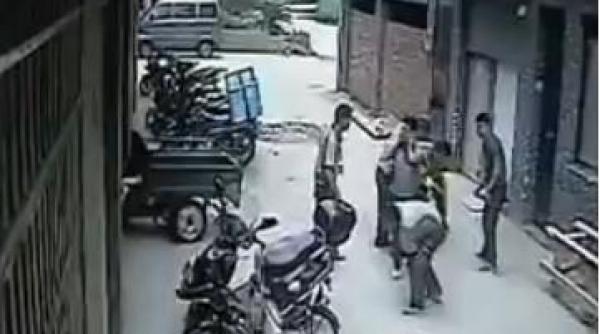 incredibil si a fracturat mainile prinzand o fetita care cazuse de la etajul cinci video