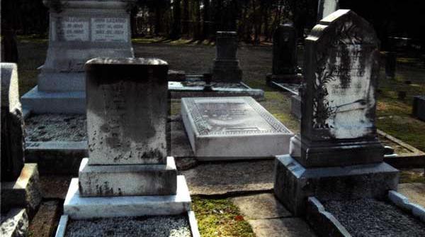 dupa 25 de ani s a hotarat sa mearga la mormantul sotului ei am avut un soc cand am vazut este incredibil nici acum nu imi revin video