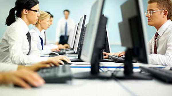 angajatii cu norma intreaga din romania cei mai munciti europeni