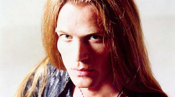 nelu dumitrescu rafael este noul solist vocal al formatiei iris