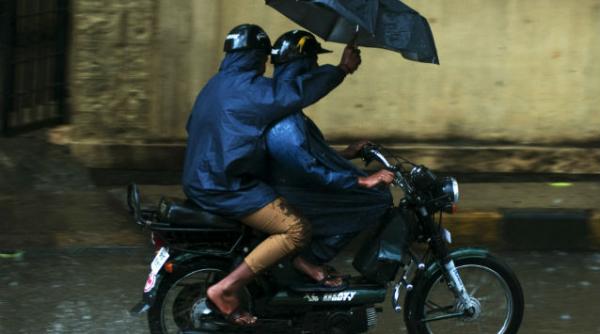 india 10 000 de persoane si au pierdut viata in inundatiile provocate de ploile musonice