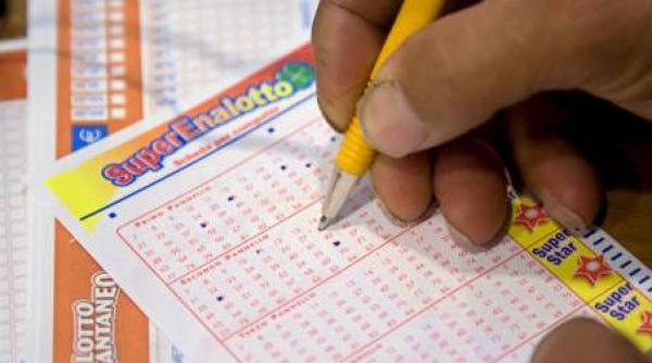 un zidar roman care munceste in italia a castigat la loterie peste 700 000 de euro