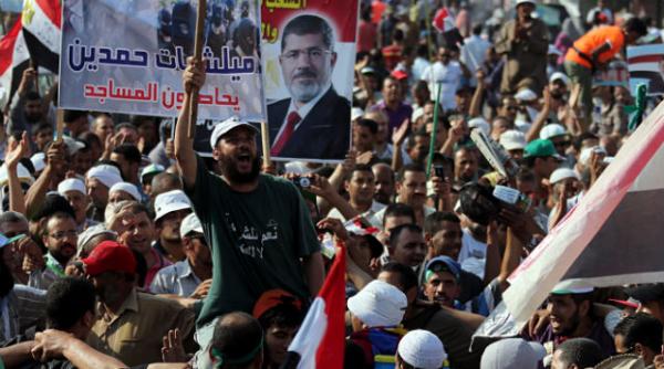 egipt constitutia a fost suspendata guvern tehnocrat pana la noi alegeri prezidentiale