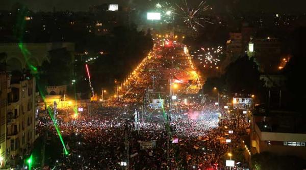 lovilutie in egipt pe model morsi out mansour in