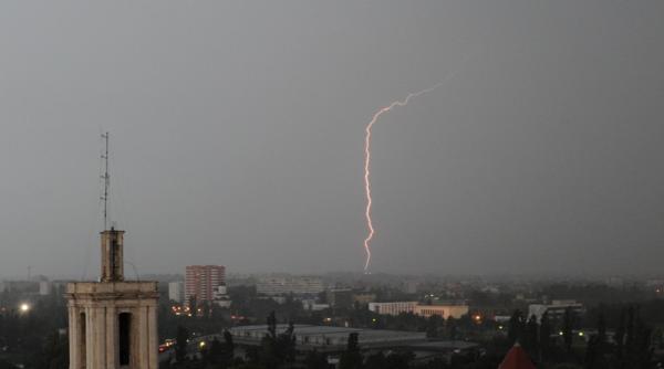 meteorologii anunta vreme instabila in capitala prognoza meteo pentru weekend