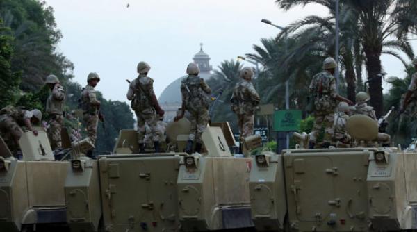 presedintele interimar al egiptului a dizolvat parlamentul de la cairo