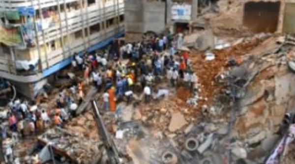 cel putin 12 morti si 18 raniti in urma prabusirii unui hotel in india