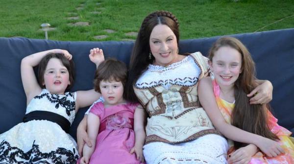 astazi e ziua ta maria dragomiroiu