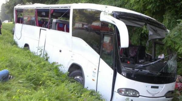grav accident in ucraina 8 morti si 27 de raniti in urma coliziunii dintre doua autocare