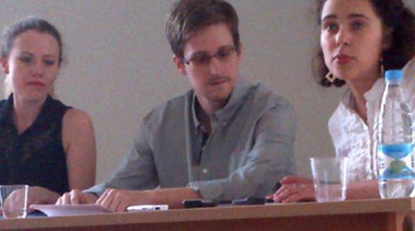 snowden azil rusia