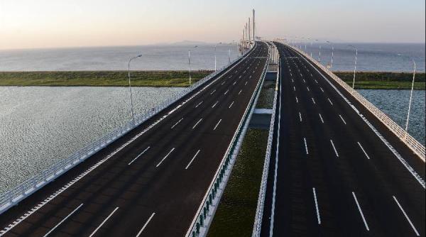 chinezii au inaugurat un nou pod de peste 10 kilometri lucrarile au durat doi ani si jumatate