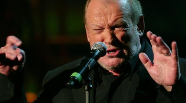 intr un hotel din zurich 402 e camera joe cocker